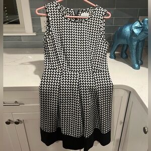 Calvin Klein 8P Dress (Must Add to a Bundle Amounting to a Minimum of $20)